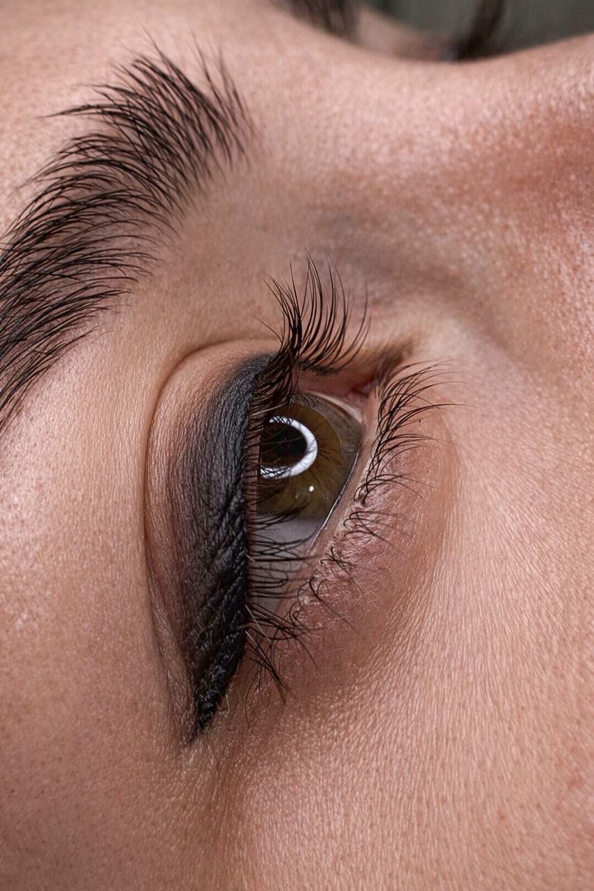 Eyeliner sombreado con efecto difuminado